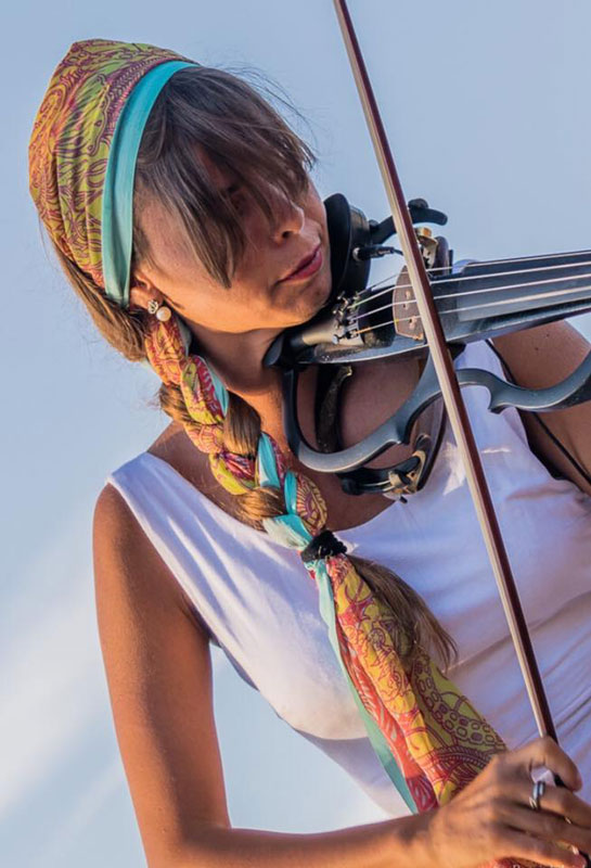 Hire Classical & Electric Violin Female Violin Player Rome Italy