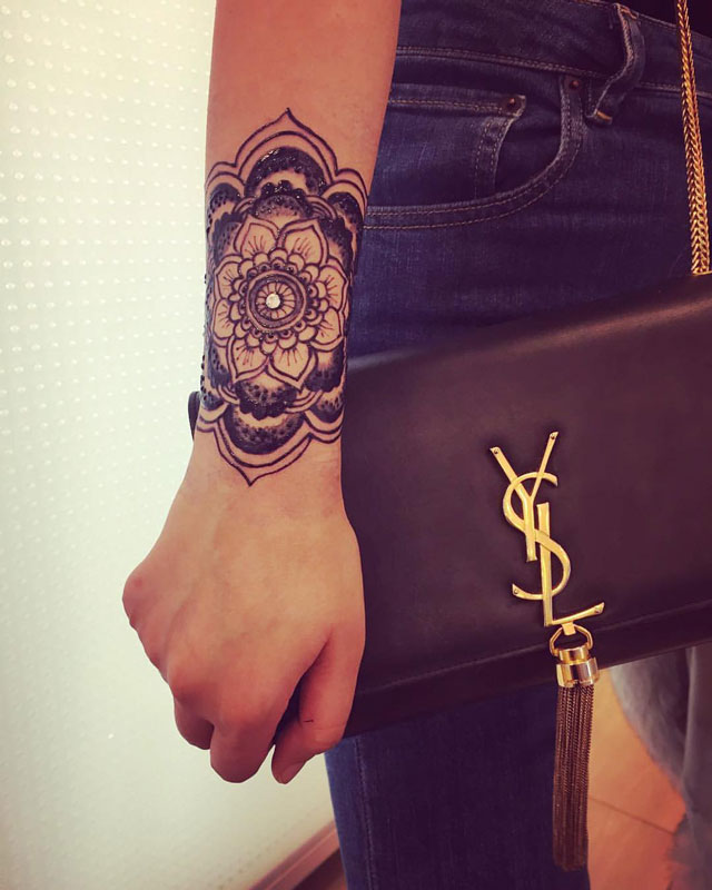 Hire Henna Tattoo Artists Henna Tattoo Bar London UK