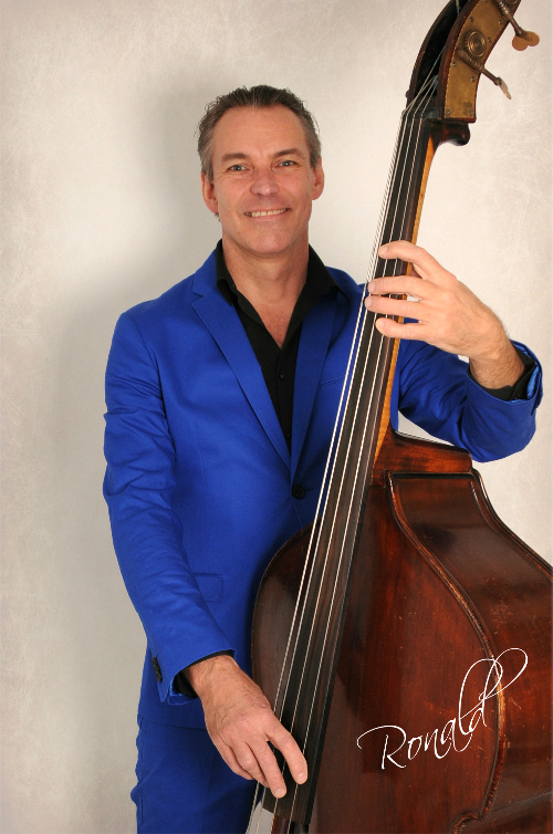 Hire Jazz Swing Theatre Act Jazz String Quartet Holland Swing