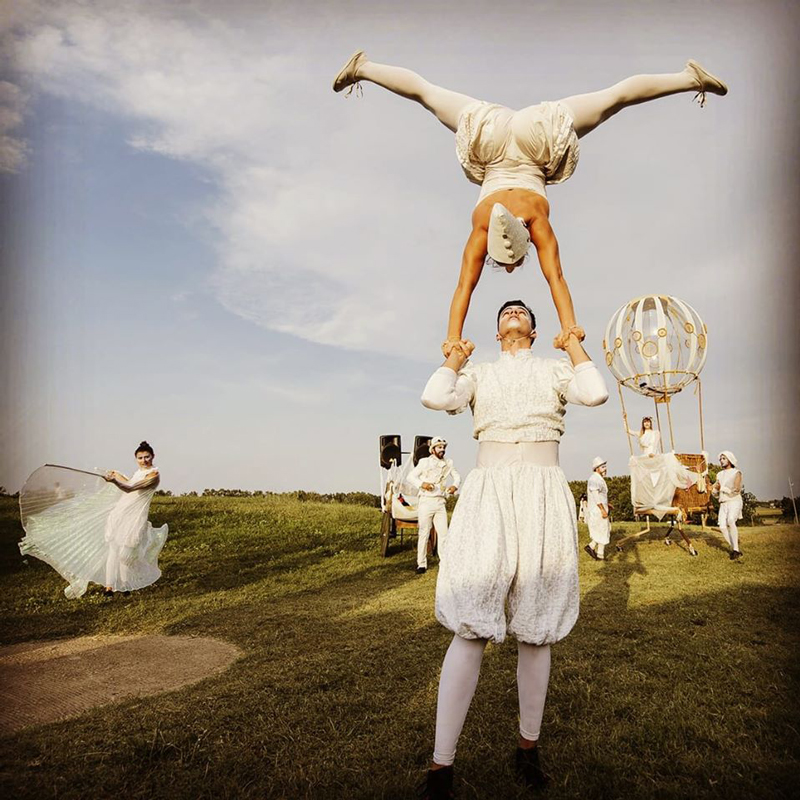 Hire White Circus Parade Family Entertainment in Madrid Scarlett