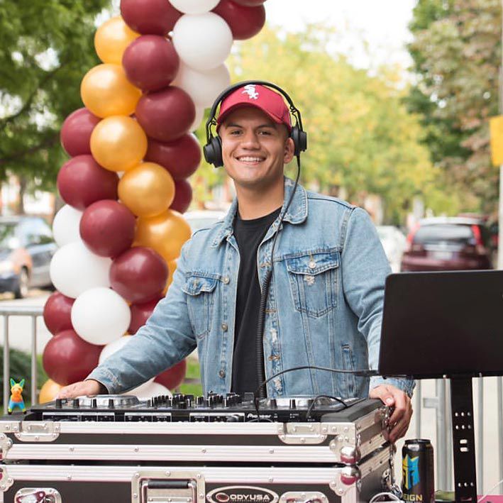 Hire DJ Chicago Scarlett Entertainment