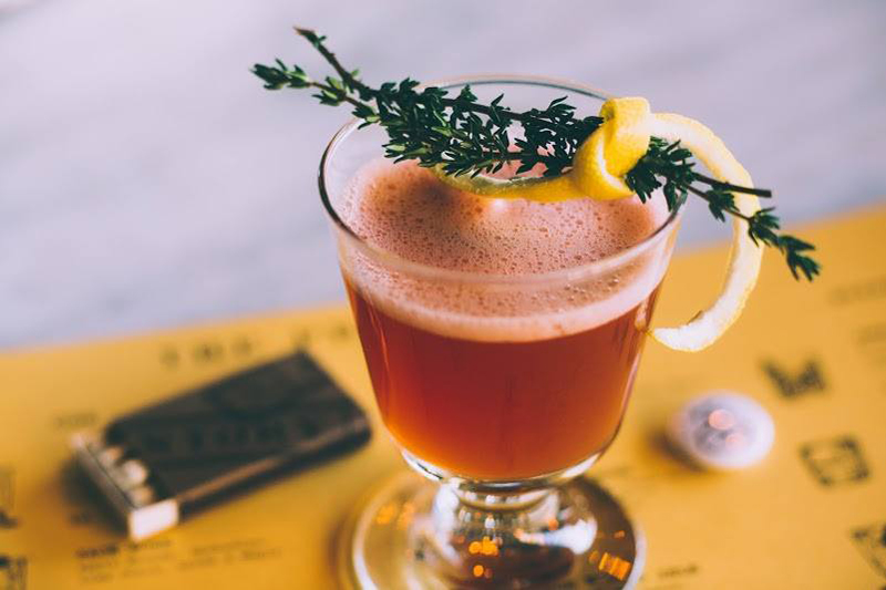 Hire Mixologist Chicago Bartender for Events Scarlett Entertainment US