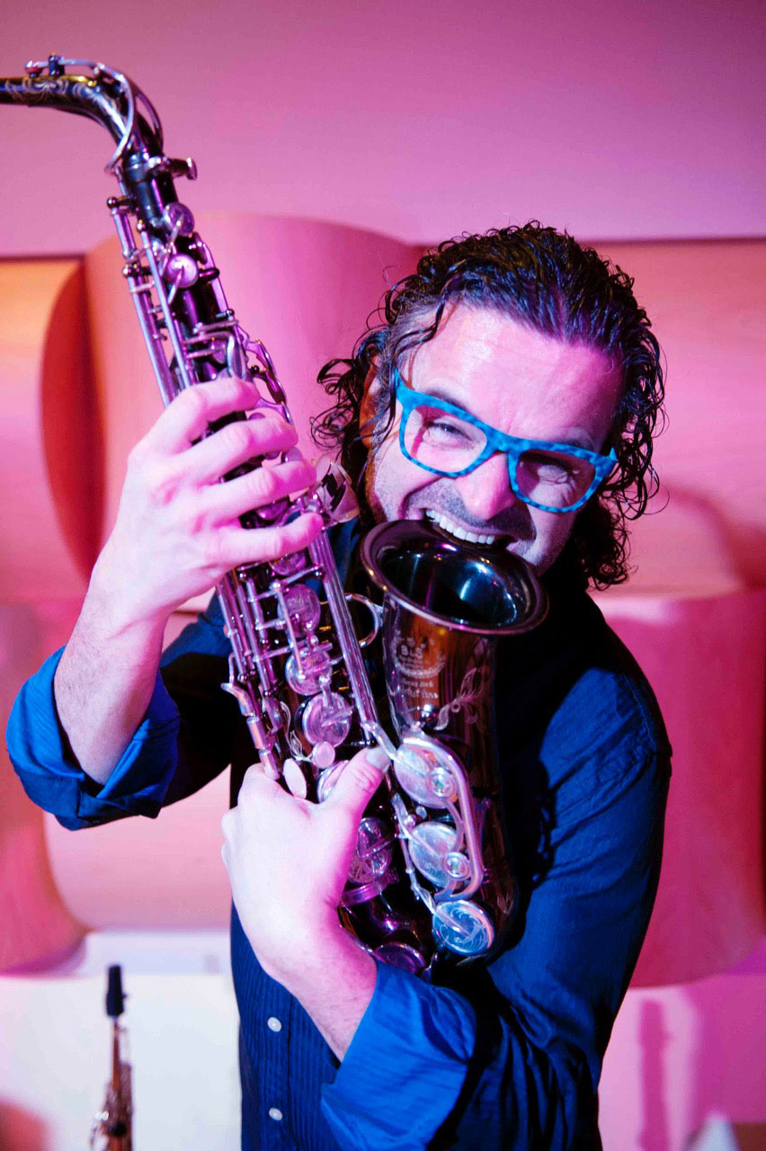 Hire Male Saxophonist Barcelona Professional Saxophonist Book