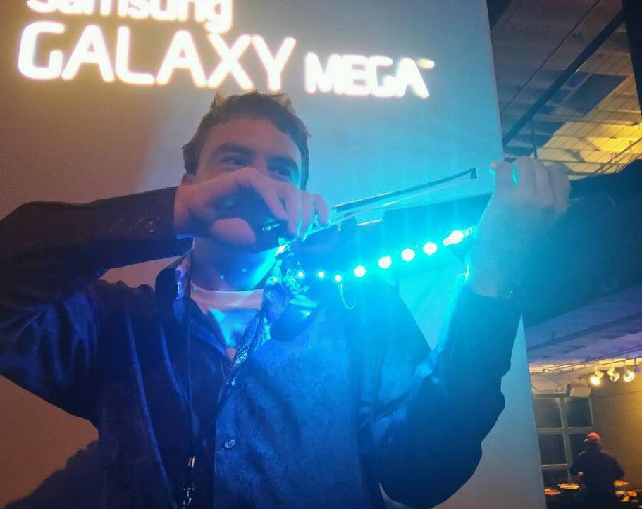 Hire Electric Violinist Miami LED Violinist Book Pop Violin Show