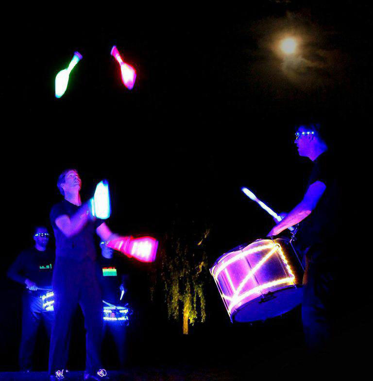 LED Percussion Show Berlin LED Show Berlin LED Juggler and Percussion