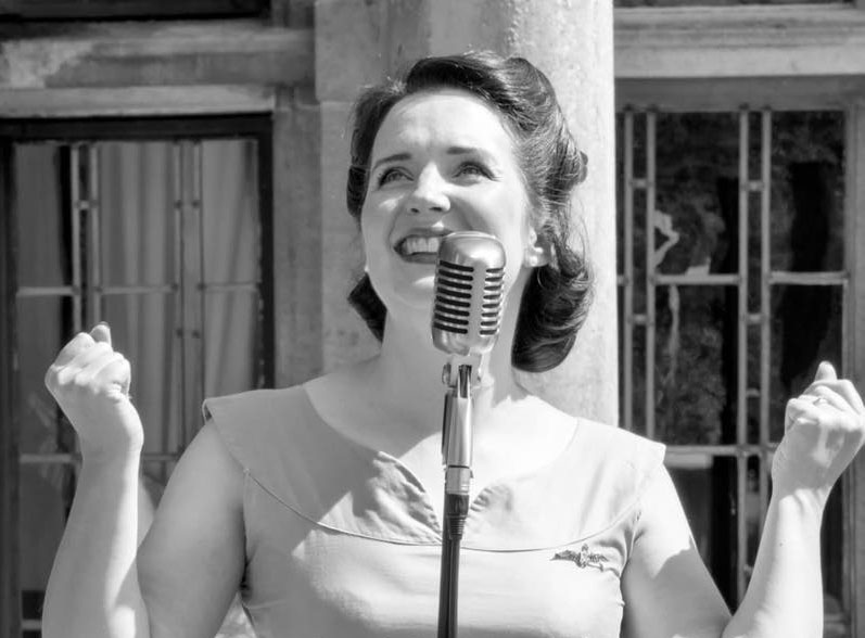 Book Wartime Vocalist Vintage Singer Scarlett Entertainment UK