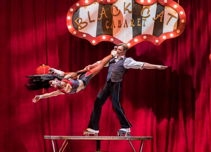 Roller Skate Duo Circus Entertainment Scarlett Entertainment Las Vegas