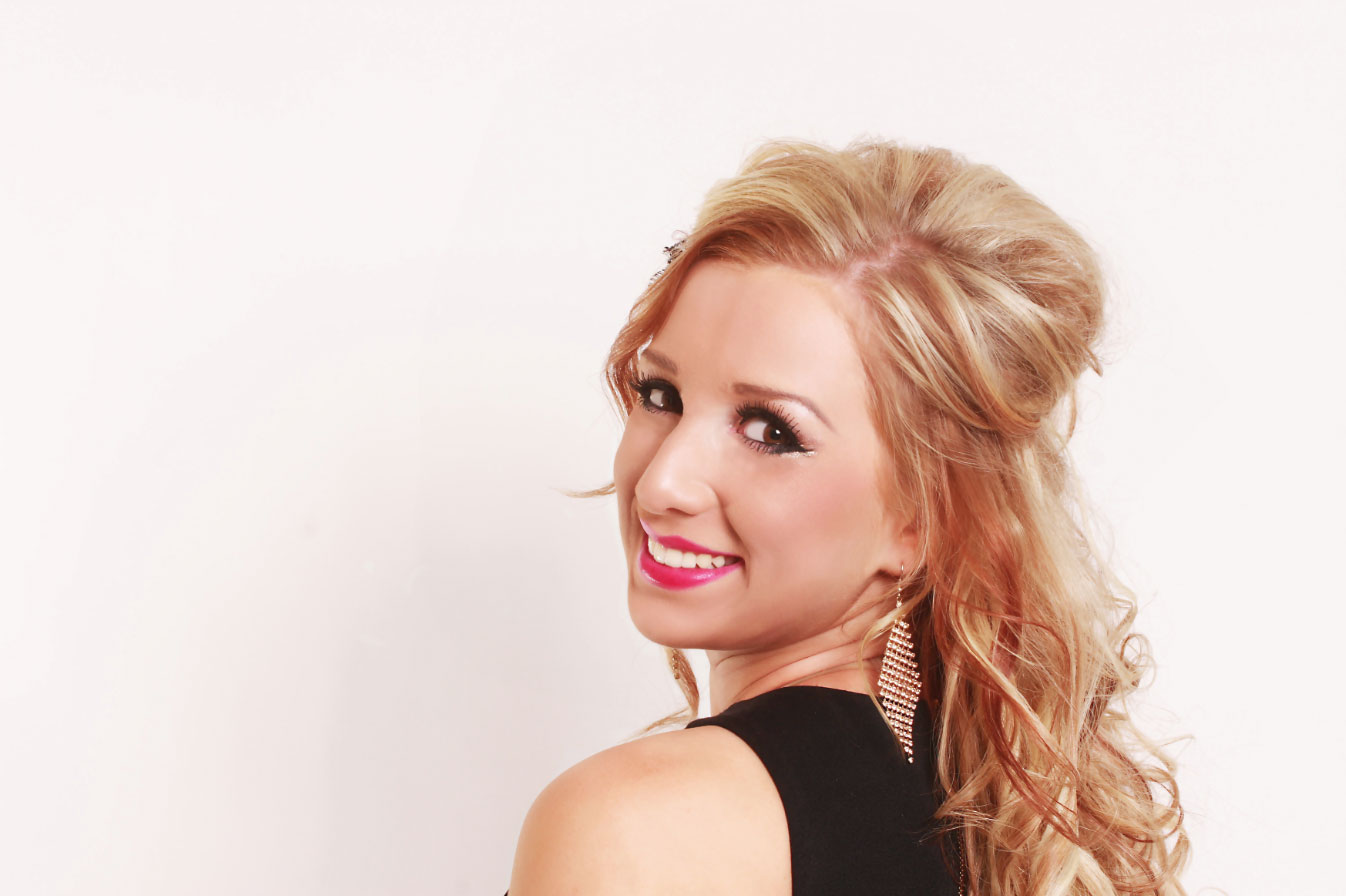 Hire Classical Crossover Singer Classical Corporate Entertainment