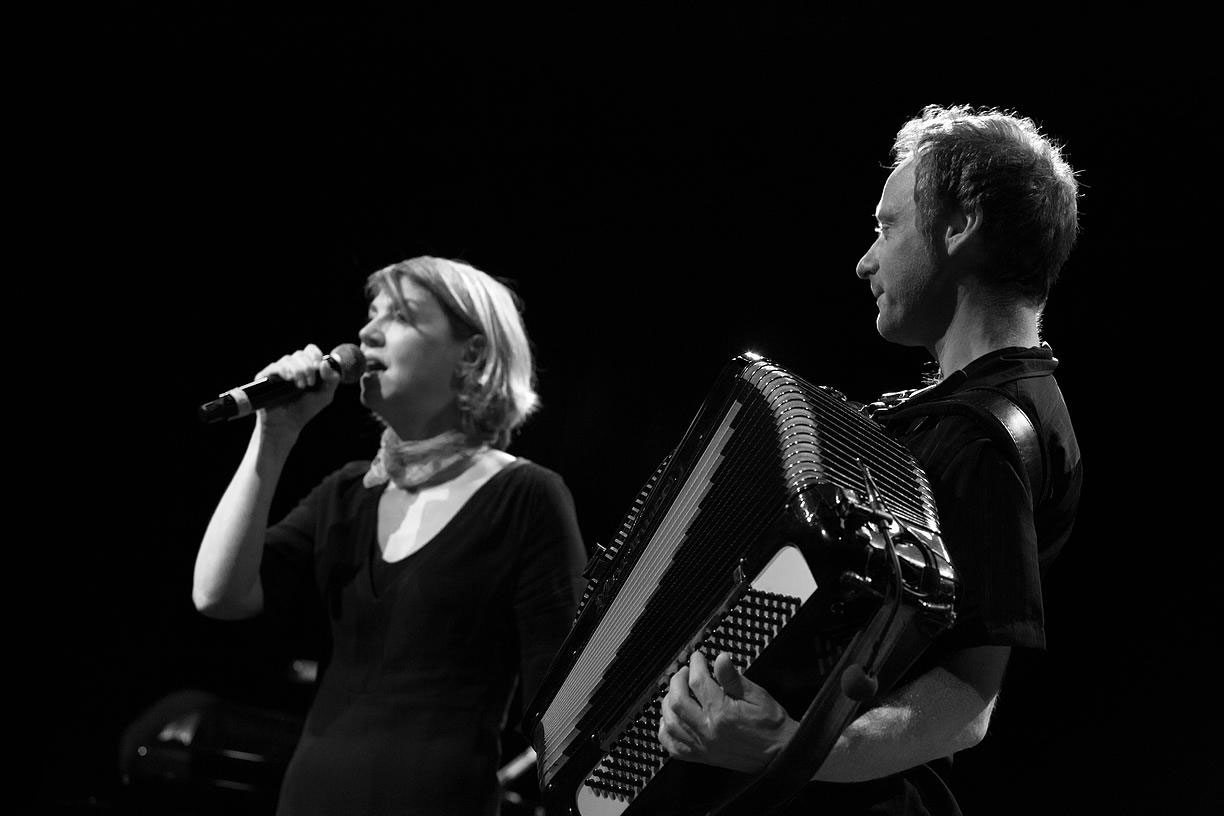 Book Vocal Accordion Violin Trio Scarlett Entertainment