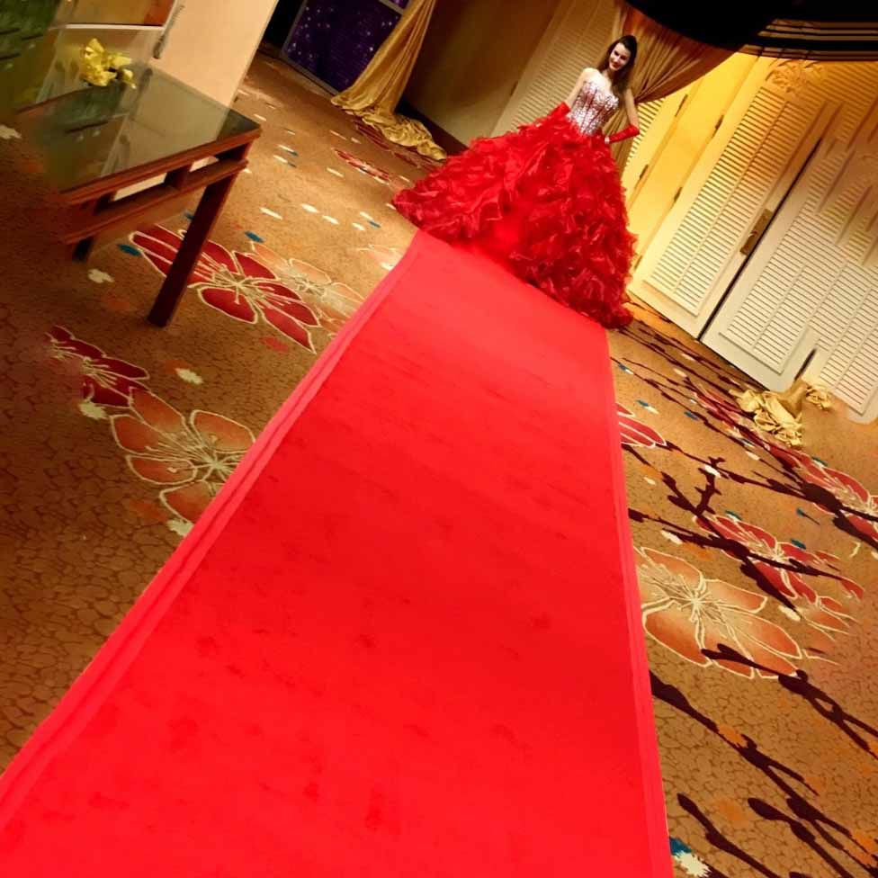 Book a Living Red Carpet Las Vegas Scarlett Entertainment