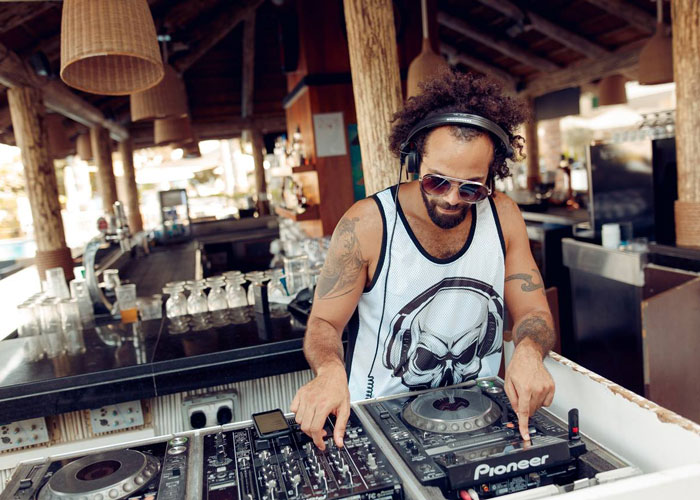 Hire Dubai Party DJ Chilled House Music Scarlett Entertainment