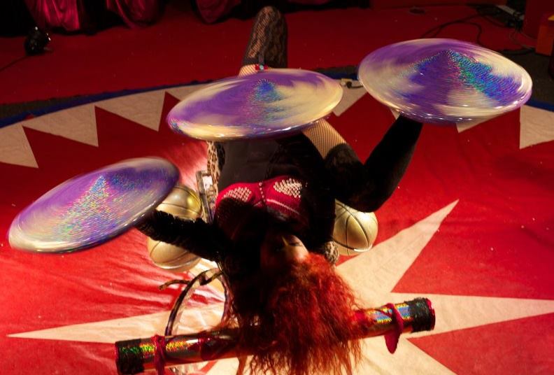 Hire Foot Juggler Book Juggling Act Unique Act France