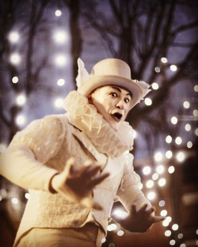 Hire White Circus Parade Family Entertainment in Madrid Scarlett