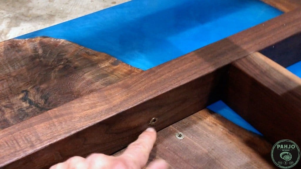 How to Attach Table Top to Base (Video Guide) Pahjo Designs