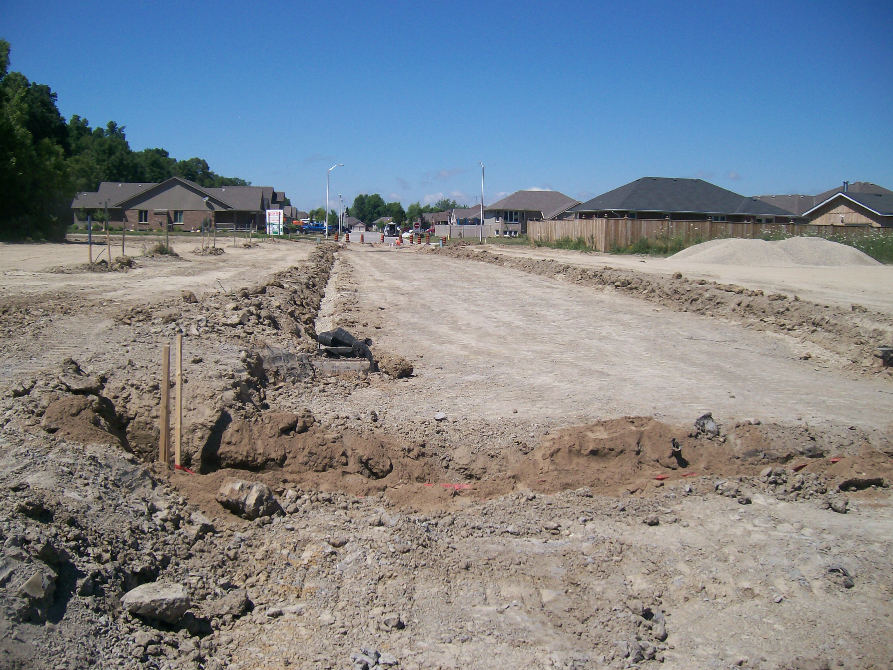 Lot Grading Plan R. Dobbin Engineering Inc.