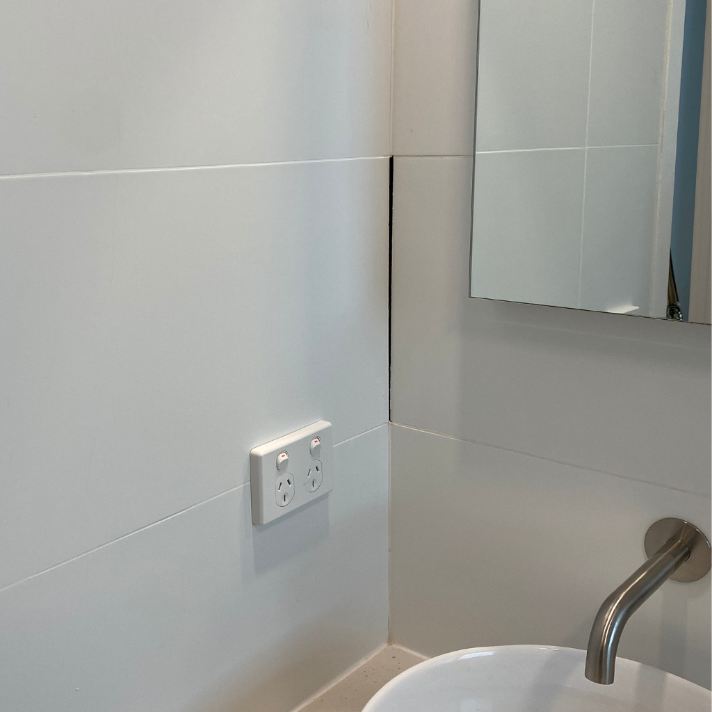 Melbourne's Top Rated Bathroom caulking expert Jose Ramirez