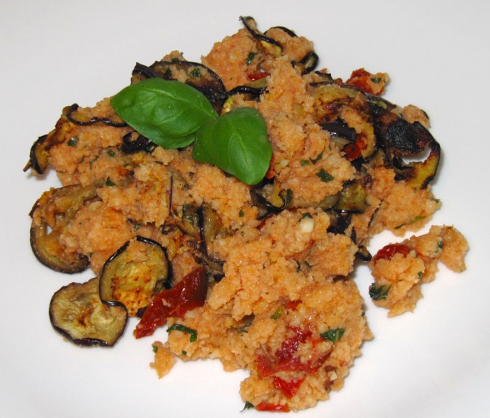 Couscous mit gebratenen Auberginen