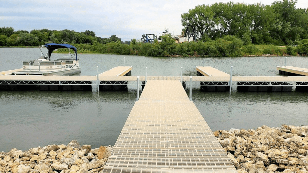 Reasons you need to hire professional boat dock builders