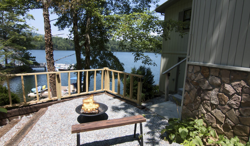 Rates, Photos, Details Dock Holiday House a Lake Santeetlah Vacation Rental