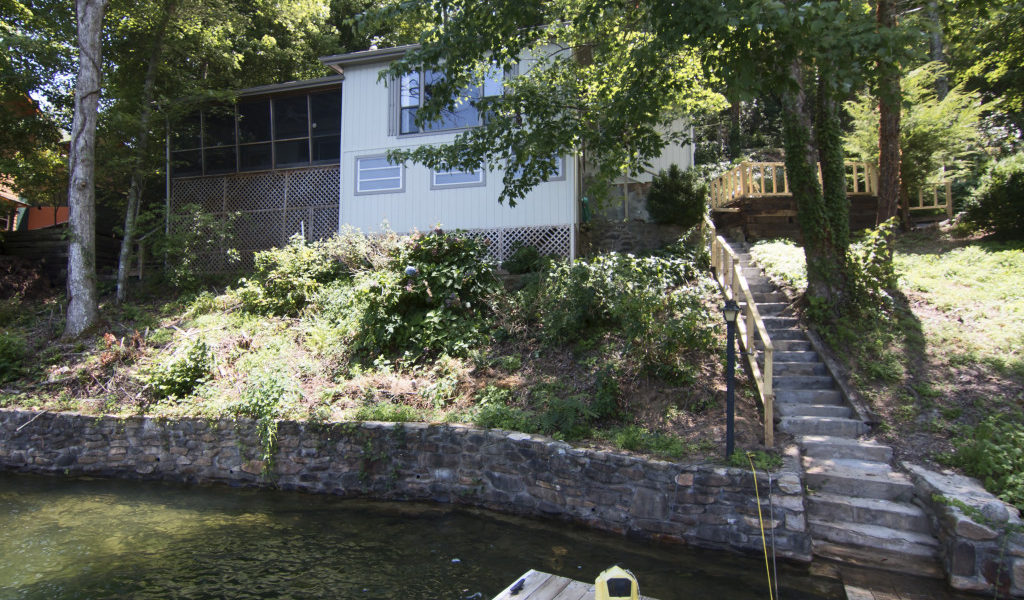 Rates, Photos, Details Dock Holiday House a Lake Santeetlah Vacation Rental