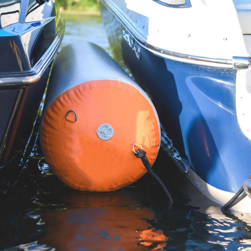 Large inflatable Fenders DockyDock