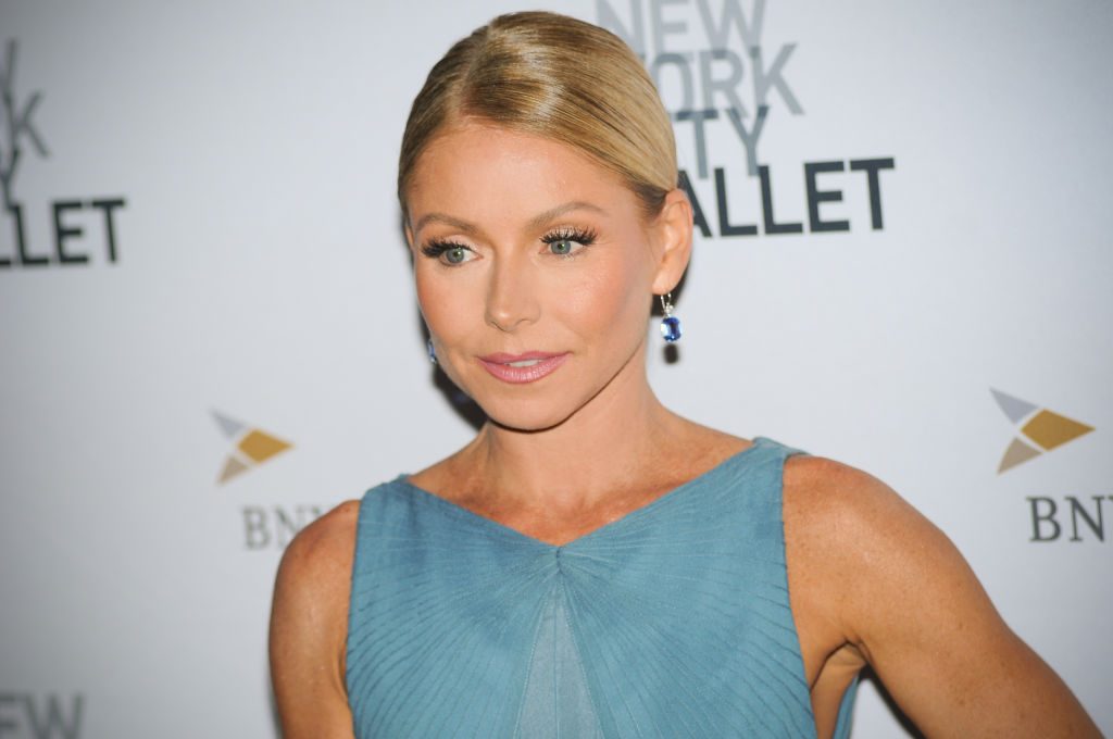 49, But Really 35 AntiAging Secrets That Help Kelly Ripa Look 15