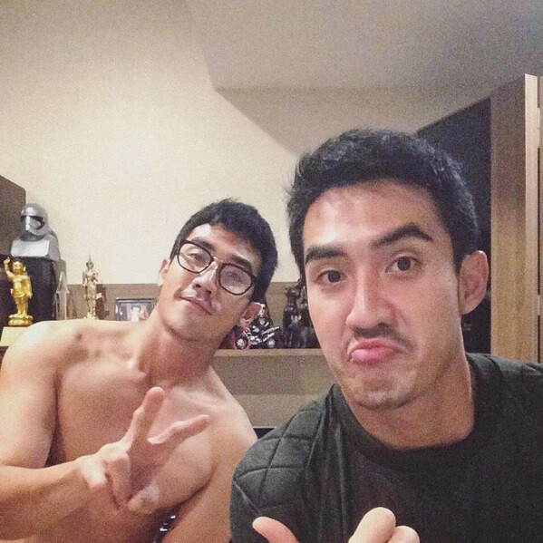 เนียนกริบ! "บิ๊กเอ็ม" โพสต์ภาพคู่พี่ชายฝาแฝด "บิ๊กซี" จนสาวๆ หลายคน