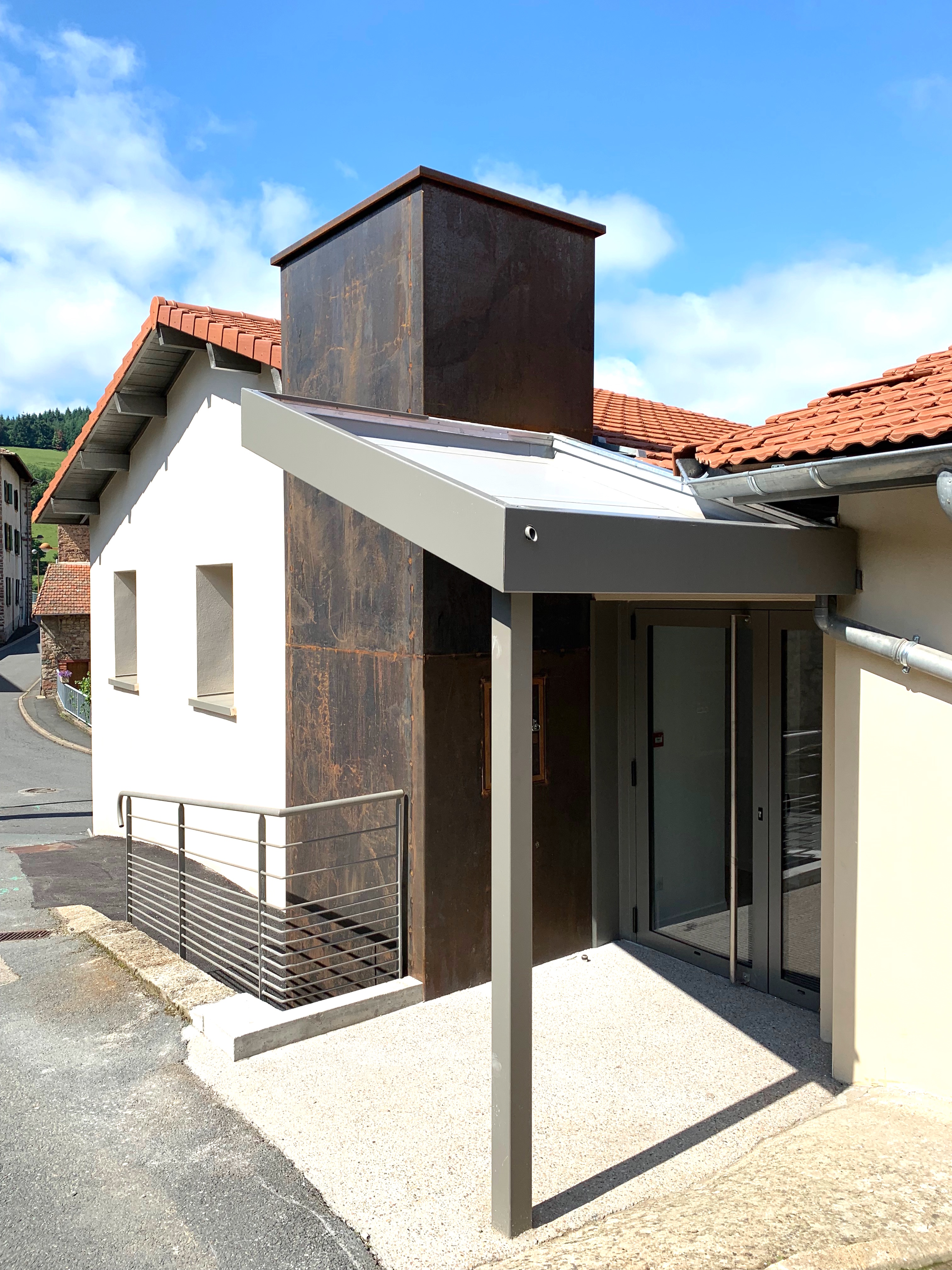 Valsonne maison des associations DODEKA architecte