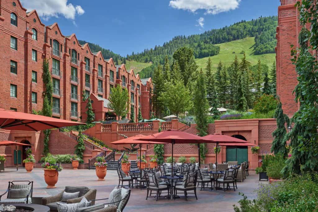 Pet Friendly Hotels: Unleash the Ultimate and Paw-some Staycation 7