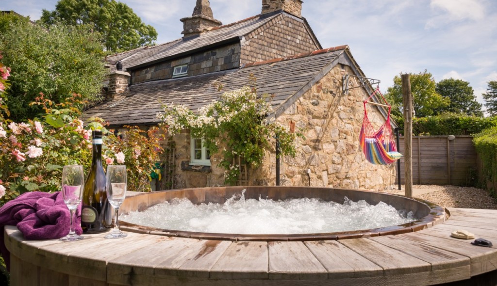 Luxury dogfriendly cottages in Cornwall pool or hot tub