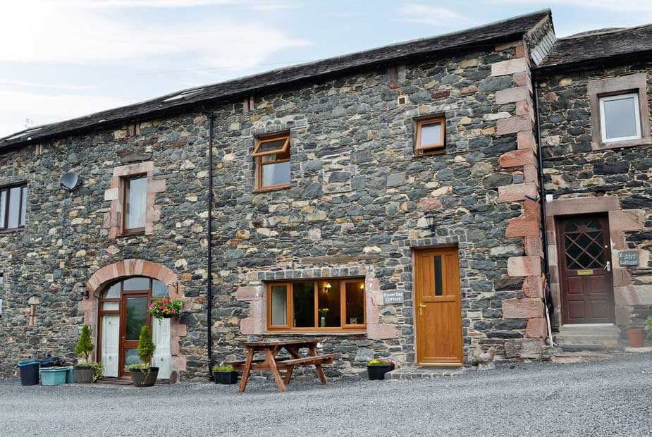 18 Dog Friendly Holiday Cottages in the Lake District to Rent