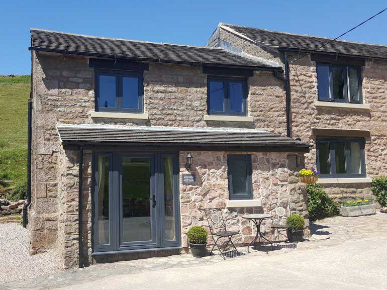 Dog Friendly Cottages in the North West [ +6 Hot Tub Holidays]