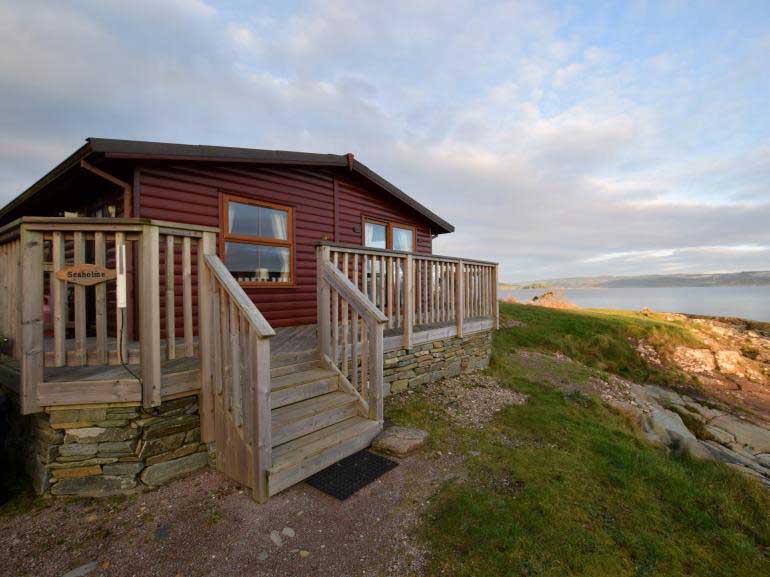 Luxury Dog Friendly Log Cabins in Scotland (15 Best Lodges)