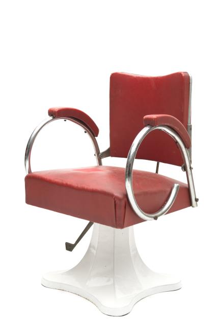 fauteuil de barbier vintage en sky rouge, piètement en fonte laqué