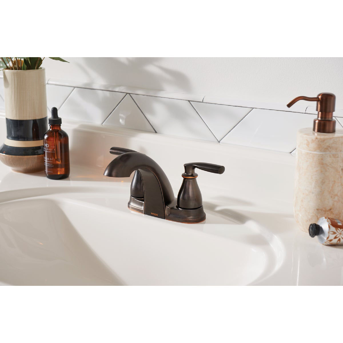 Moen Hilliard 2Handle Lever Centerset Low Arc Bathroom Faucet