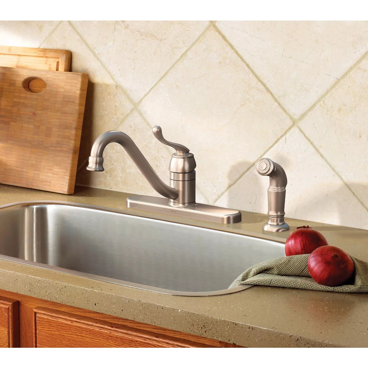 Moen Muirfield 1Handle Lever Kitchen Faucet with Side Spray, Spot