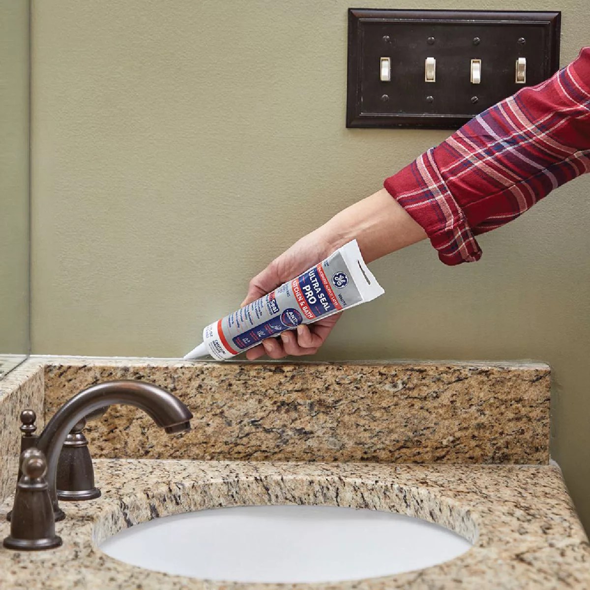 GE Ultra Seal Pro 5.5 Oz. Clear Siliconized Acrylic Latex Kitchen