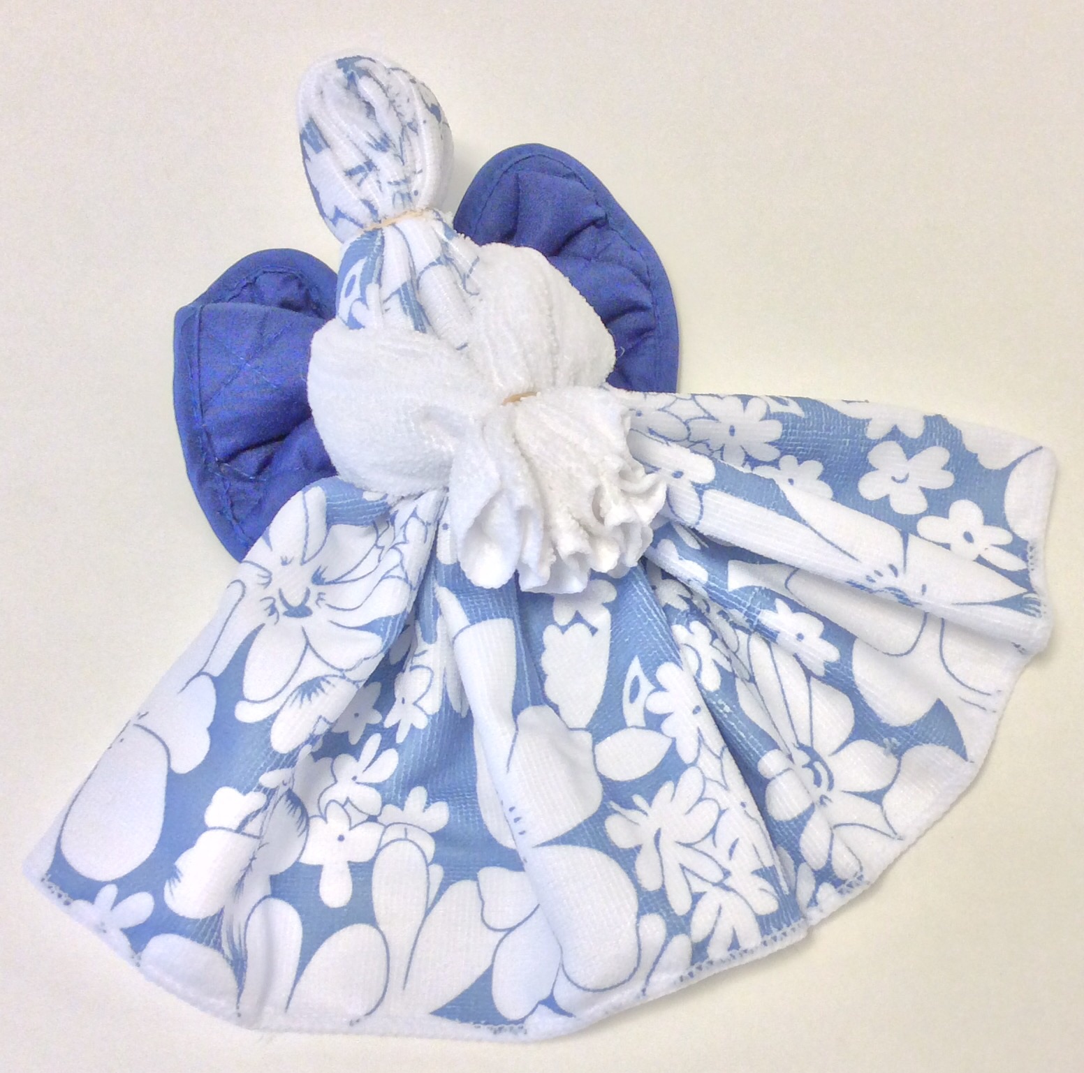 Tutorial Kitchen Towel Angels » Dollar Store Crafts