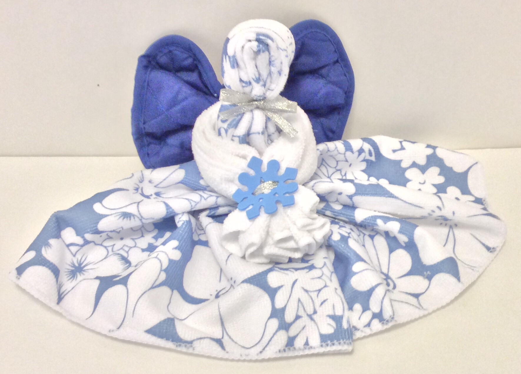 Tutorial Kitchen Towel Angels » Dollar Store Crafts