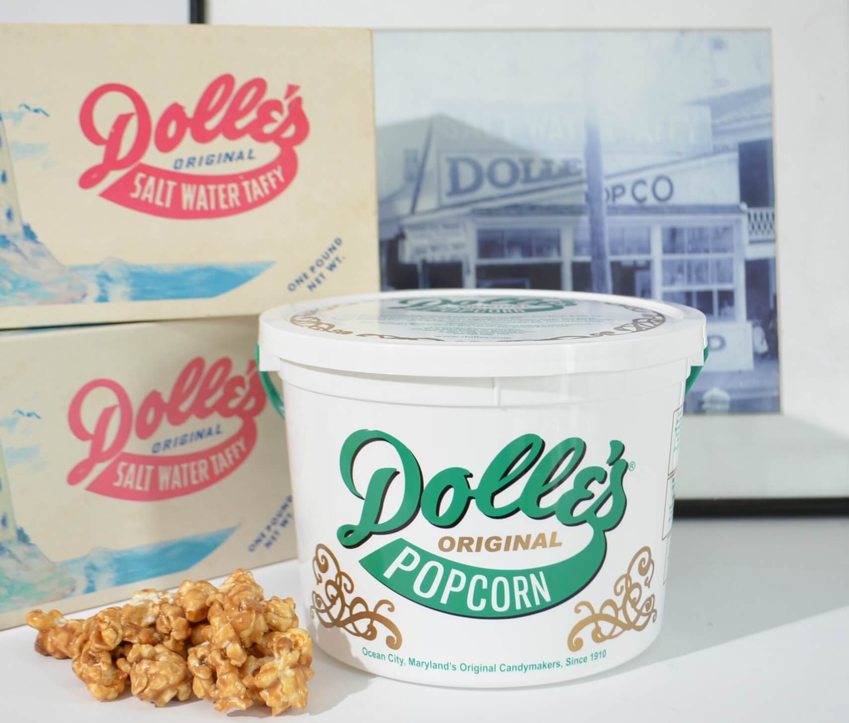 1/2 Gallon Tub filled with Dolle's® Popcorn Dolle's Candyland Ocean