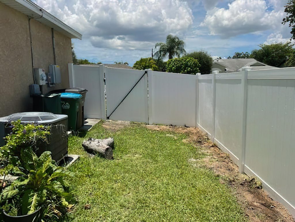 Which is better wood or vinyl fence? Dolphin Fence Corp