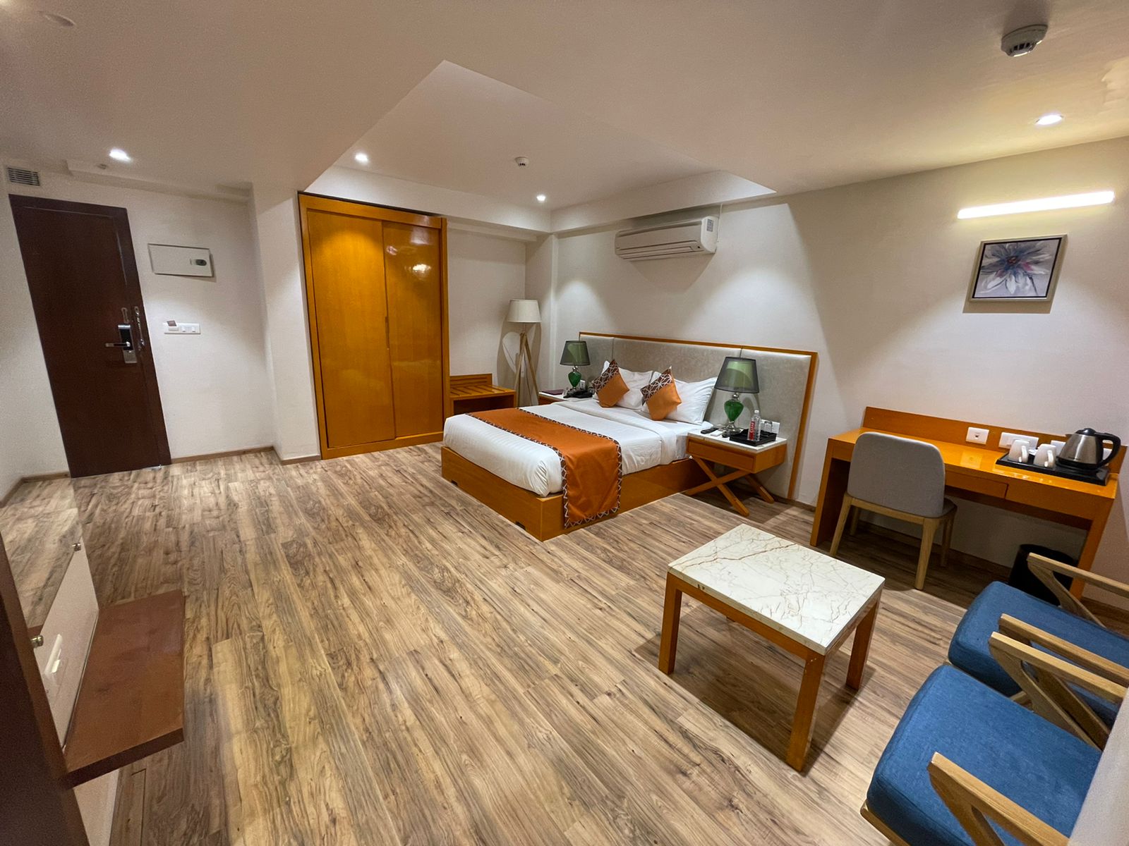 Photo Gallery Dolphin Hotel