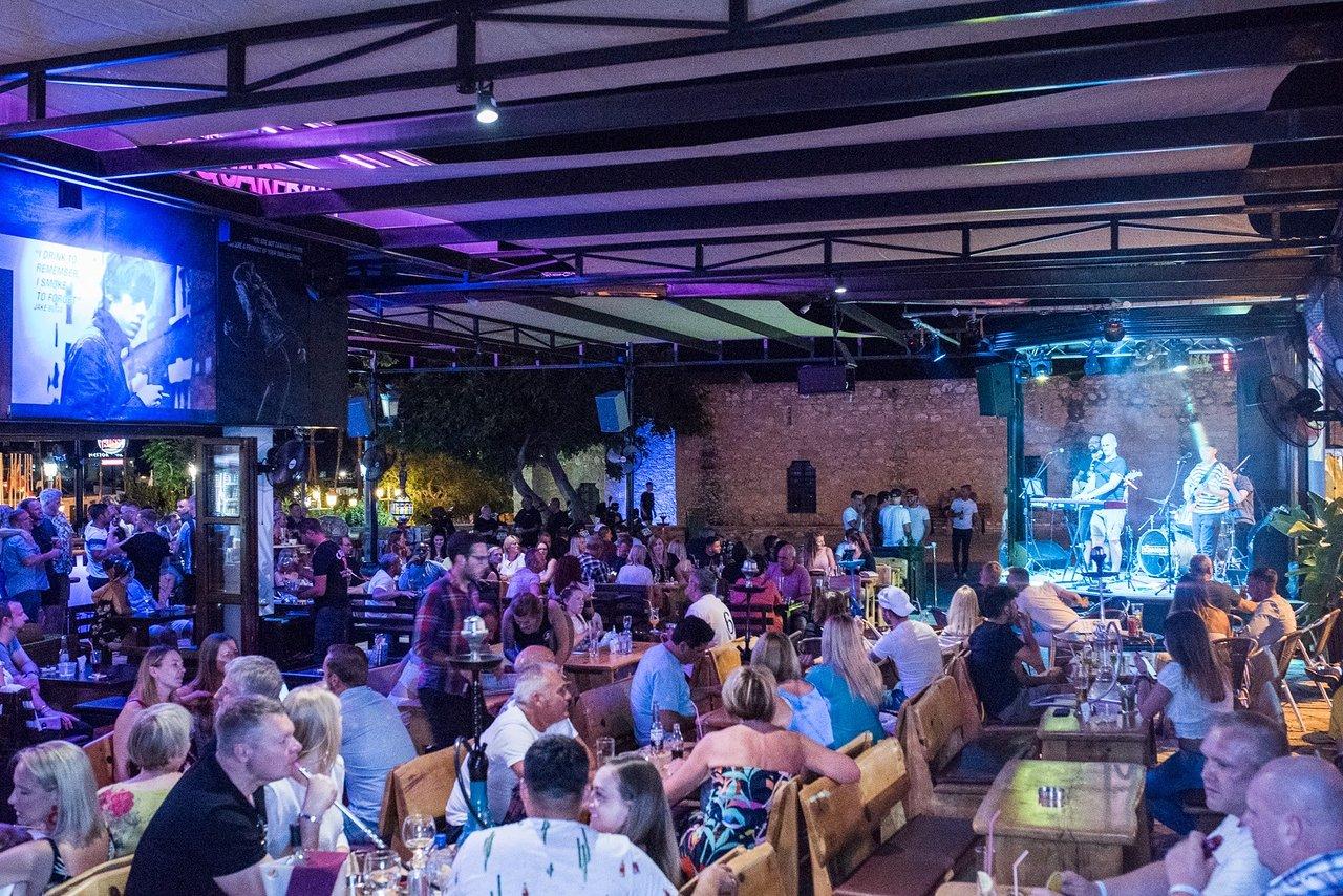 Cyprus nightlife clubs and bars