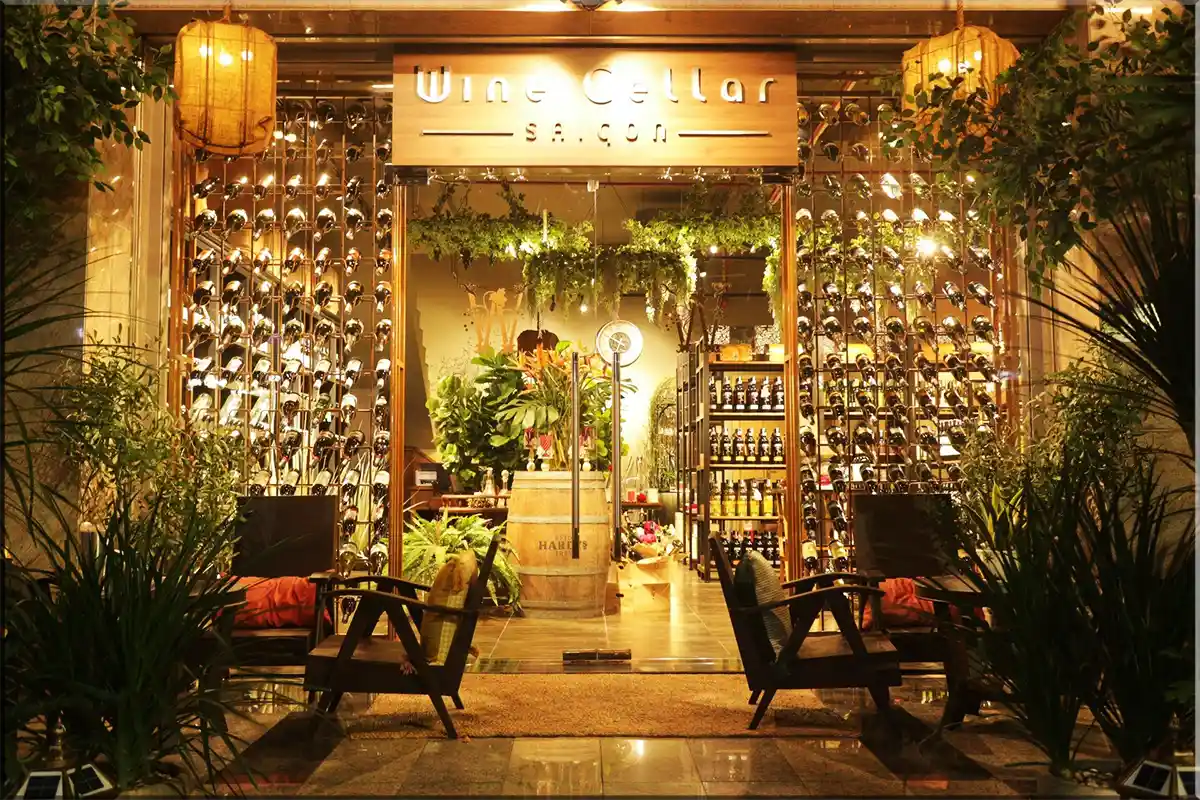 Wine Cellar Saigon ghi dấu với phong cách "store and bistro in garden"