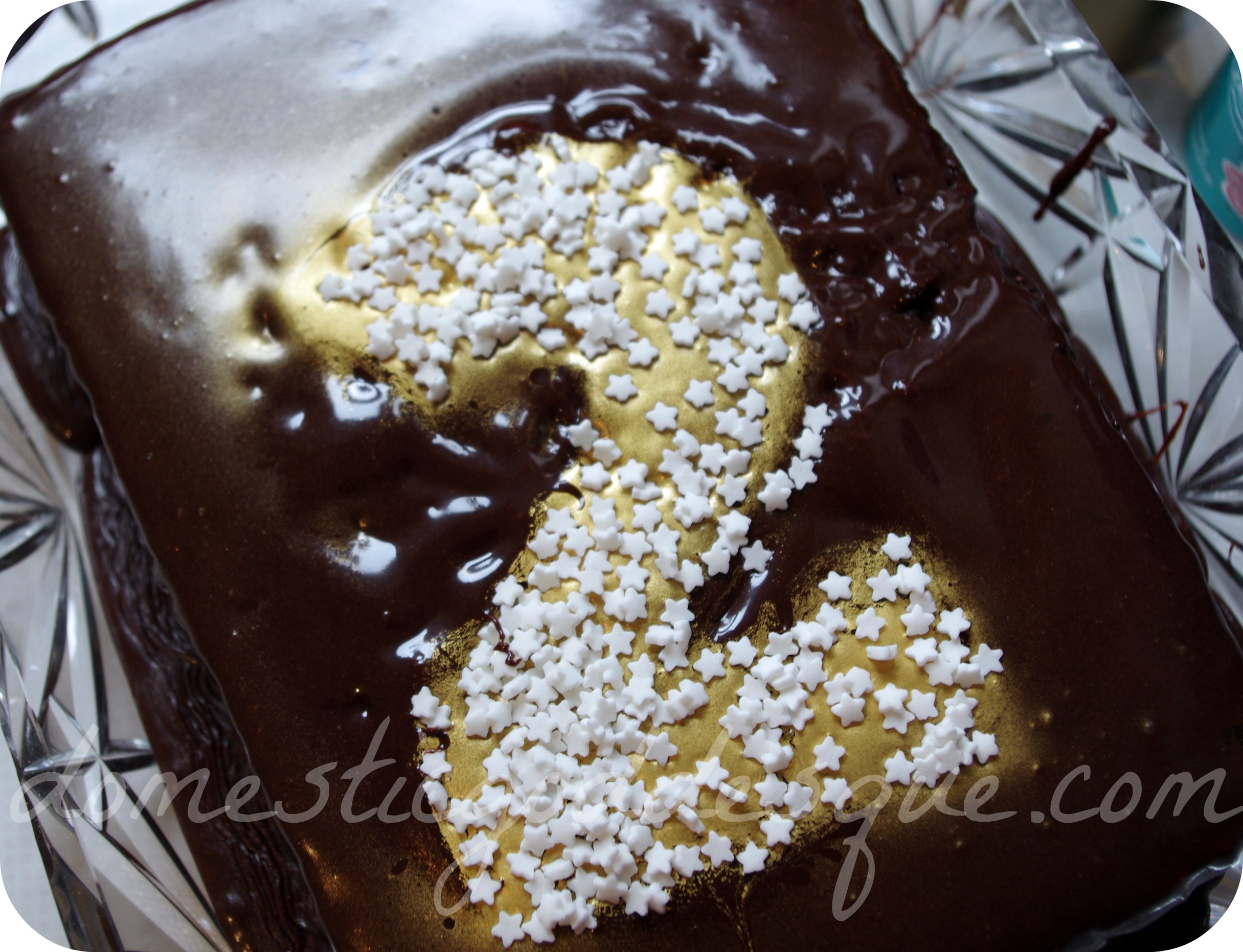 Dr Oetker Shimmer Spray and a very easy way to decorate a Birthday Cake