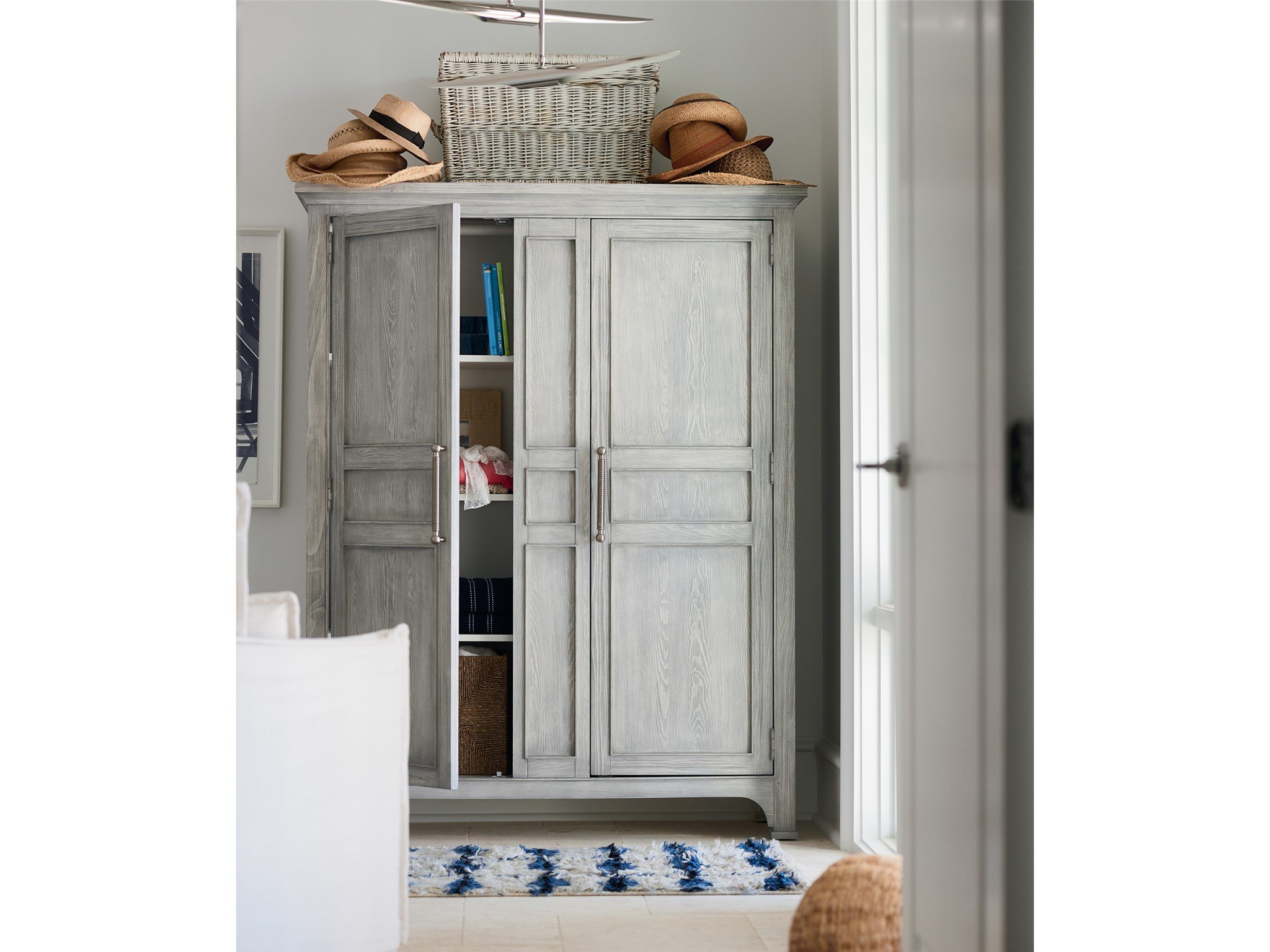 WIDE UTILITY Domicile Furniture