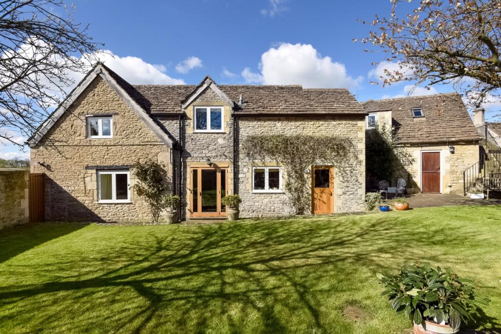 A lovely period cottage for rent in the town of BradfordonAvon, in