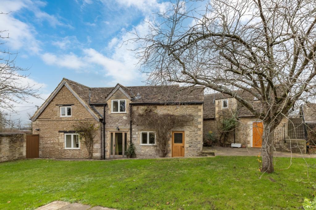A lovely period cottage for rent in the town of BradfordonAvon, in