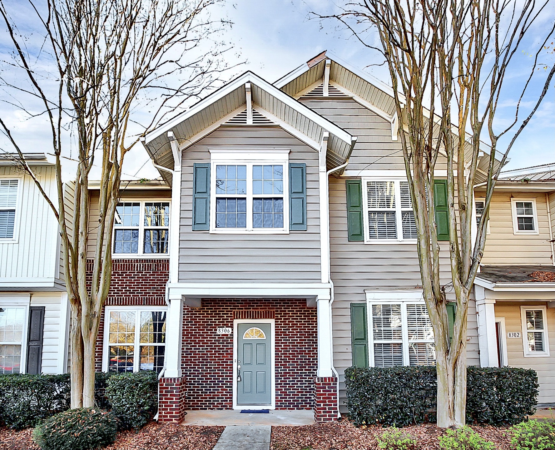 Just Listed! Check out this 3 bed, 2.5 bath townhouse for sale in