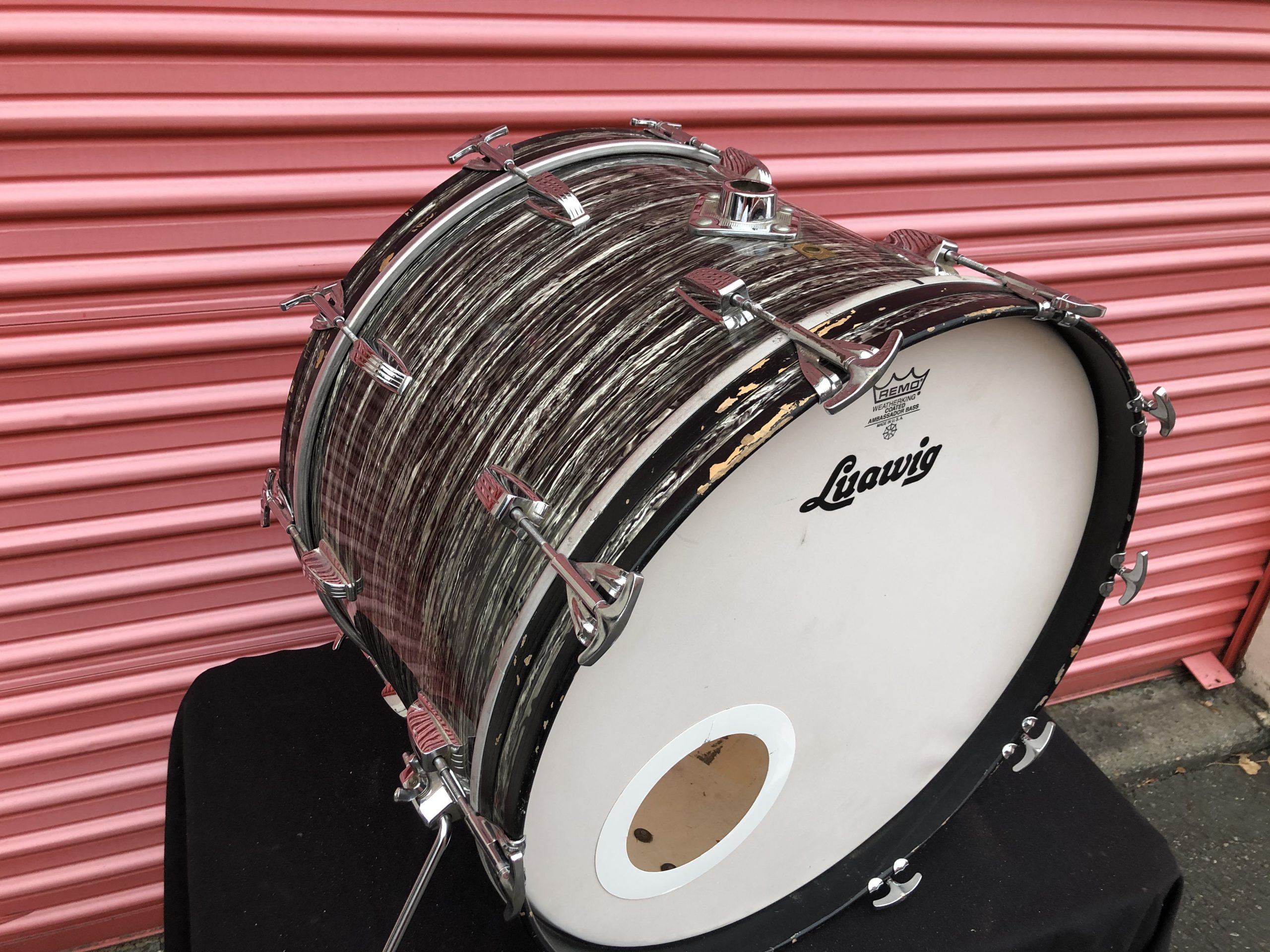 Ludwig Black Oyster Pearl, Mid 60s 22x14" Bass Drum. 899.00 Donn Drum VaultDonn